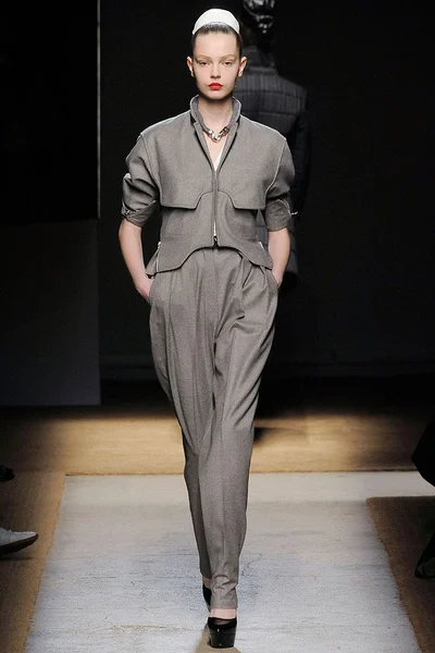 Look 13